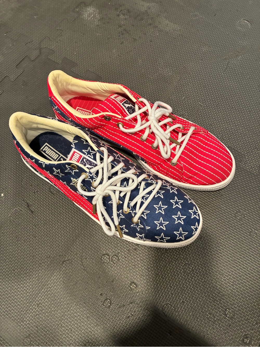 Puma Men's Red & Blue Star-Print Low-Top Sneakers